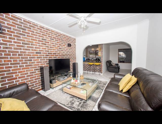 3 BEDROOM HOUSE FOR SALE IN NAHOON VALLEY PARK